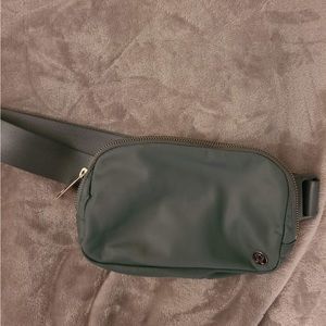 tidewater teal everywhere belt bag 1L UNUSED